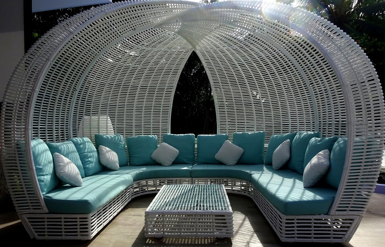 Rattan Garden Furniture: Blending Style and Comfort in Your Outdoor Oasis