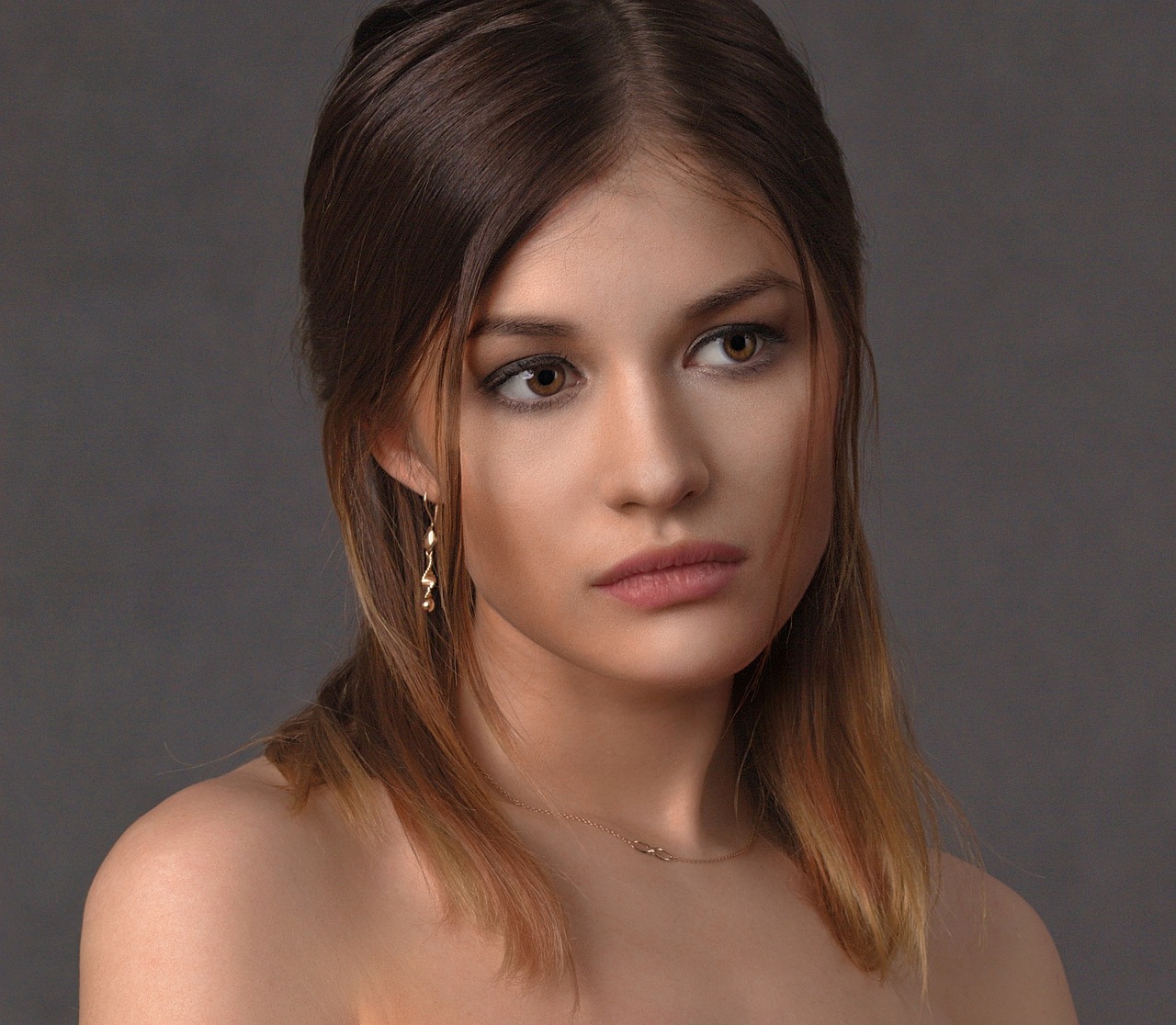 Microneedling: What Is It All About and How Does It Transform Your Skin?